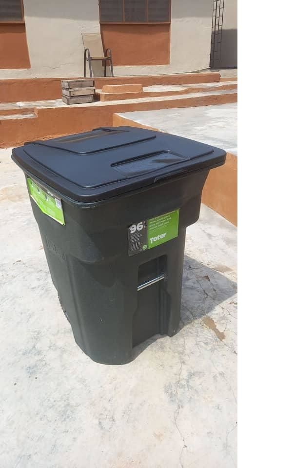 Trash Can Greenstone With Quiet Wheels And Lid