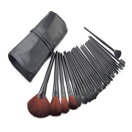 Bobbi Brown 32 Piece Make Up Brush Set With Bag Case
