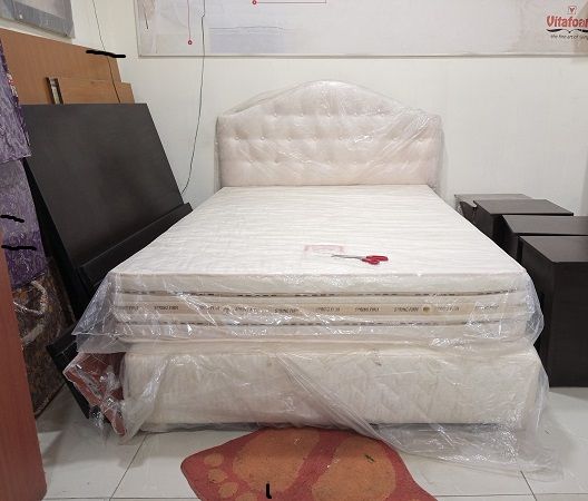 Divan Bed And Spring Mattress 6x4x8 (Lagos Delivery)