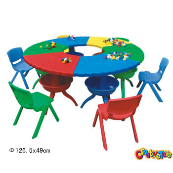 Detachable Kids Table For Reading And Dining With 4 Chairs
