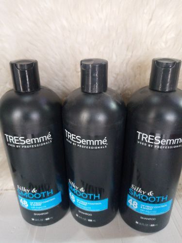 Moisture Rich Hair Treatment Shampoo./