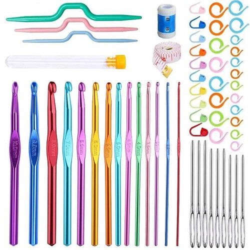 Crochet Hooks And Accessories Set