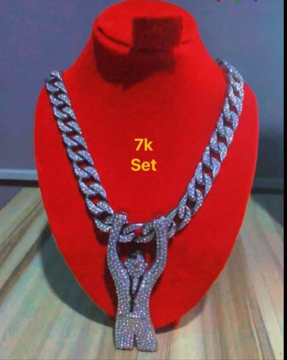 Iced Out Cuban Chain Link Choker With Clown (Fela) Pendant Silver