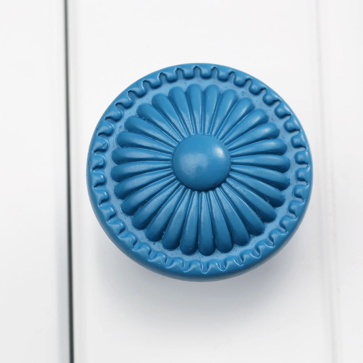 Vintage Furniture Knobs Round Kitchen Door Drawer Cupboard Pull Handle Flower Shape Cabinet Handles Alloy Red Blue Black W/screw