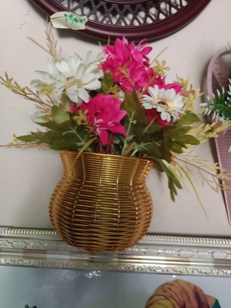 Decorative Table Top Flower Vase With Dried Flowers