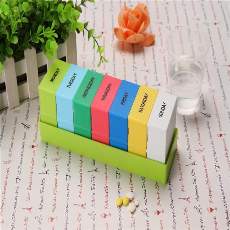 The largest 28-grid pill box Color pill boxes 7 4-grid pill boxes Portable pill boxes green english