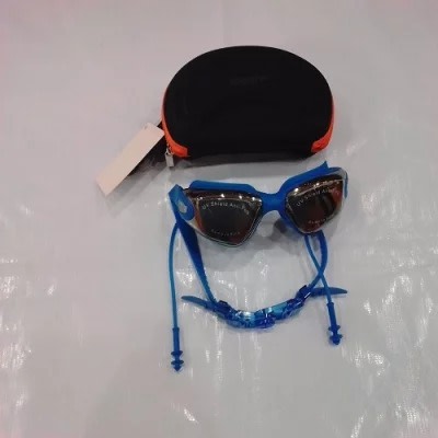 Standard Swimming Goggles With Earplugs And Carrier Case- Multicolour