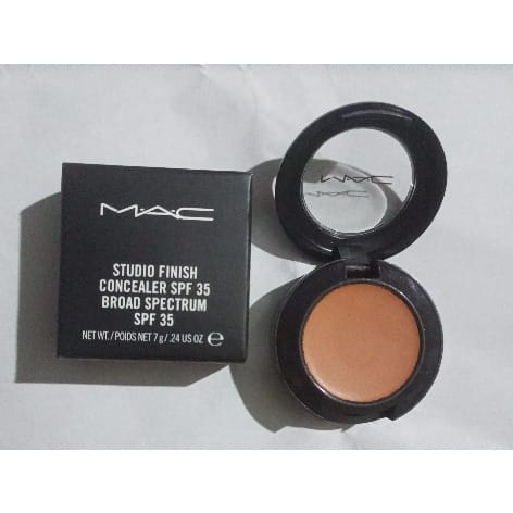 Nw40 Studio Finish Concealer Spf 35.  7g