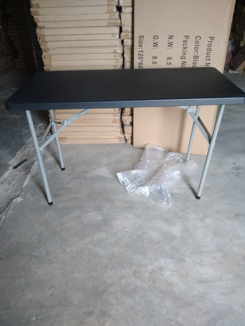BLACK 4FT RECTANGLAR TABLE