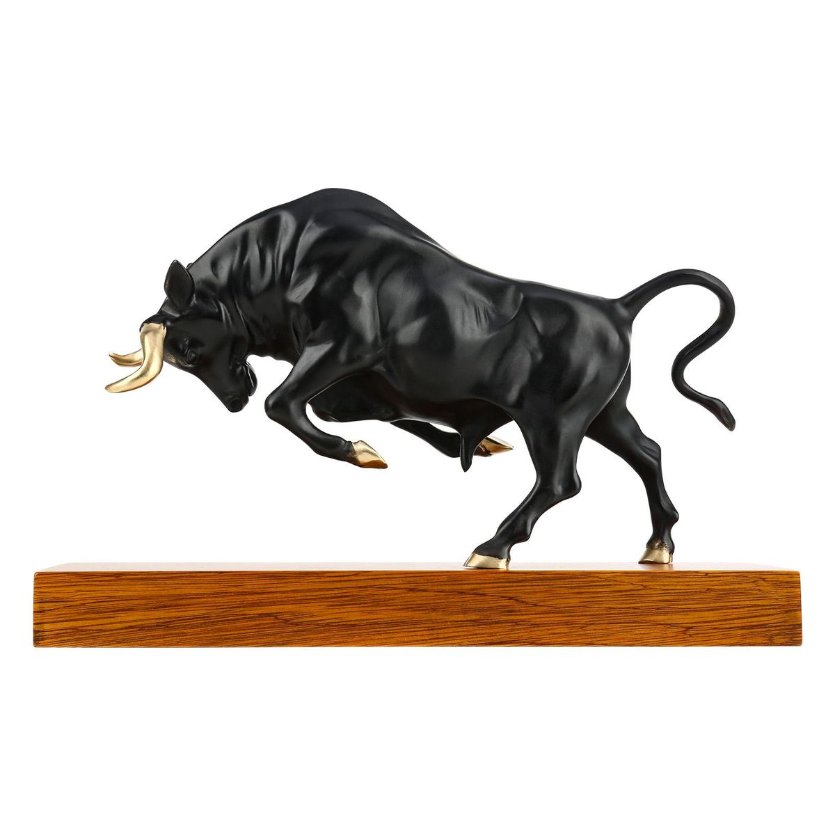 Vigorous Bull Bronze Sculpture Full of Momentum Strength Animal Sculpture Bull