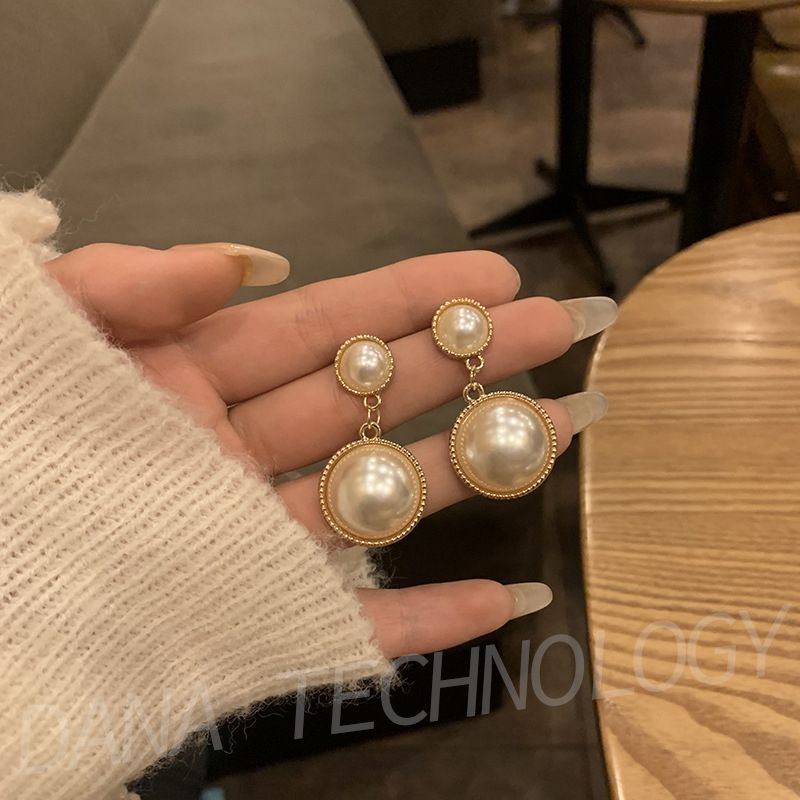 E003 Hot Ladies Luxury Metal Pearl Earrings-Gold-like