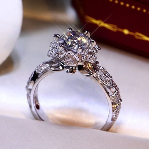 Flower Full Star Diamond Round Engagement Ring + Case