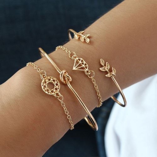 4Pcs/Set Women Bracelets Women Jewelry Fashion Accessorries..