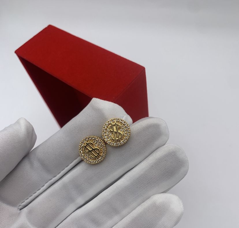 TRENDY UNISEX LUXURY STUD ICE EARRING