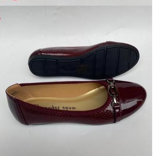 Elegant Ladies Flat Shoe - Wine
