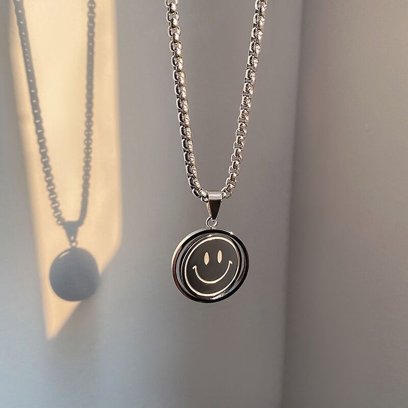 Titanium Steel Simple Smiling Face Pendant Necklace Collar Chain