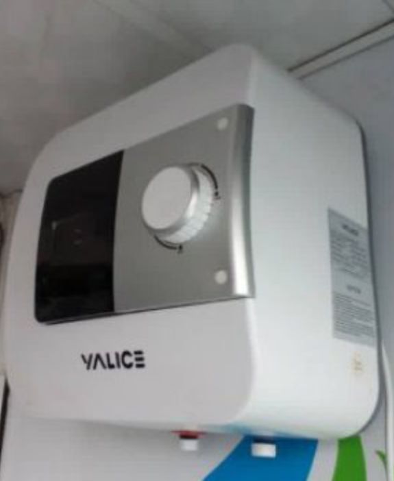 15 Liters 105 Degrees Valice Temp Vertical Mount Water Heater