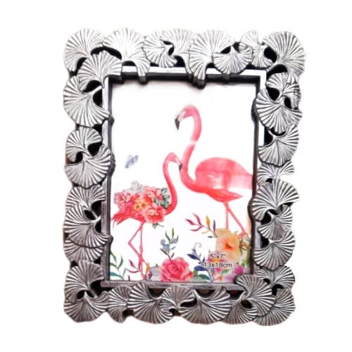 Petal Design Border Photo Frane - 5" X 7"