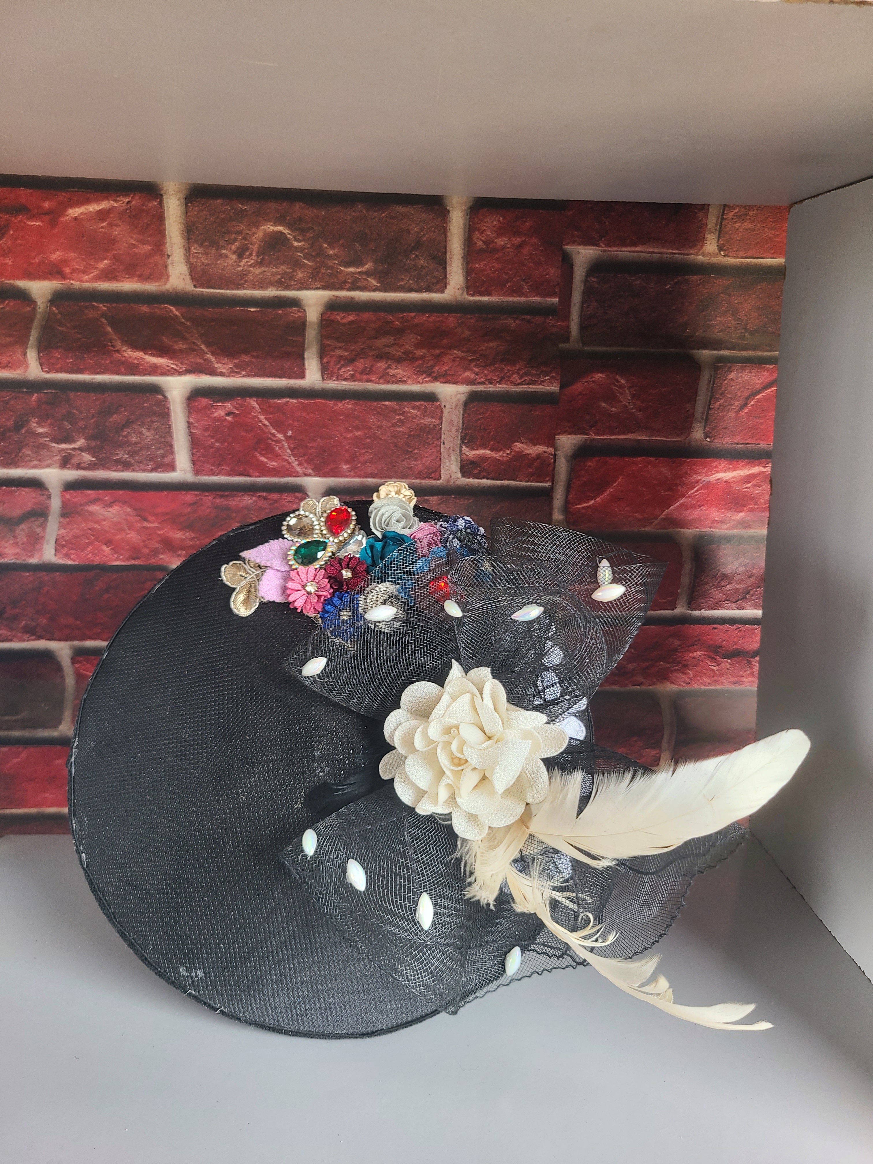 Black fascinator 