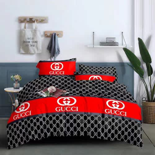 A Duvet/ Duvet Cover With Four Pillowcases