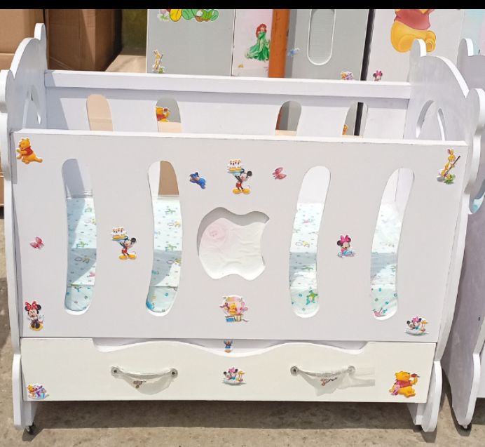 Luxury Baby Wooden Crib With Foam