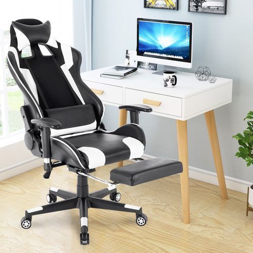Stylish Gaming Chair With Footrest