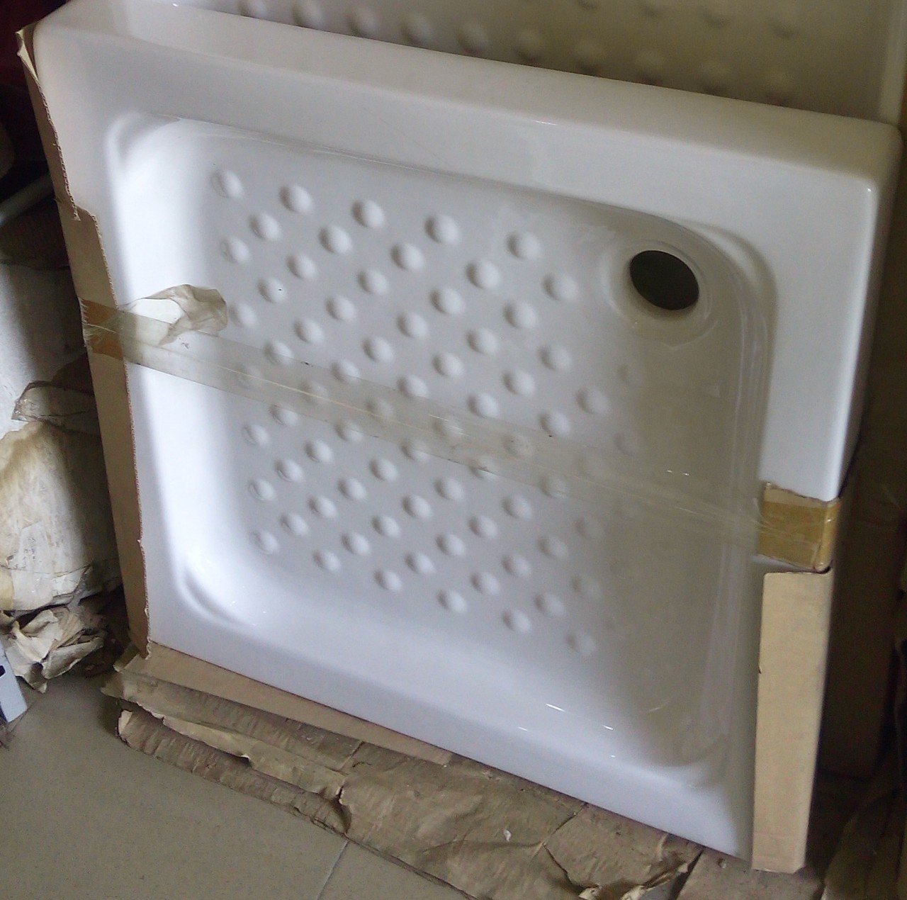 700 x 700 Ceramic Shower Tray
