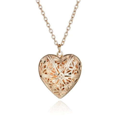 Retro Hollow Heart Pendant Necklace For Women