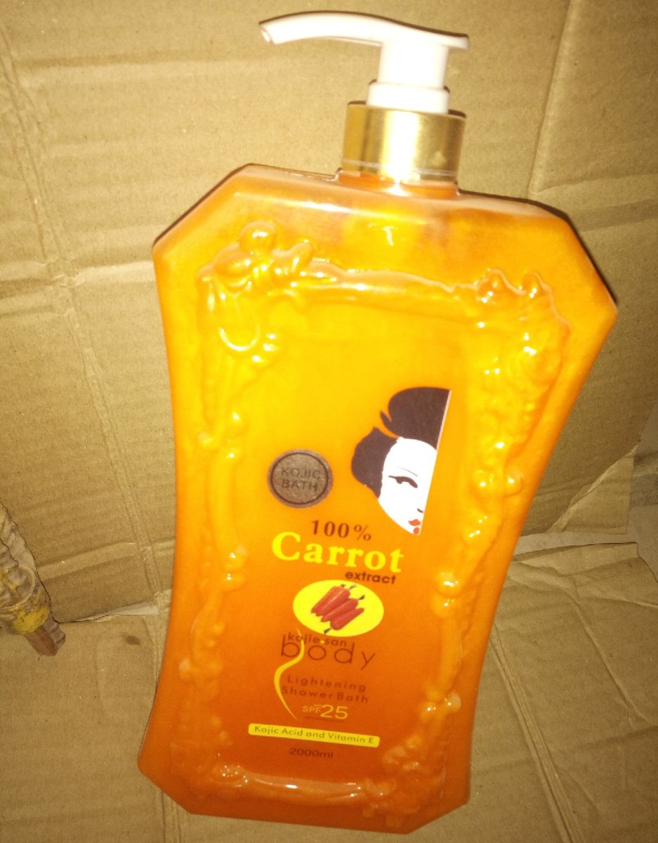 Kojie San Whitening Shower Bath With Carrot 2000ml