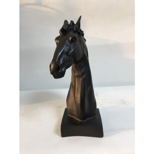 BLACK HORSE DECOR