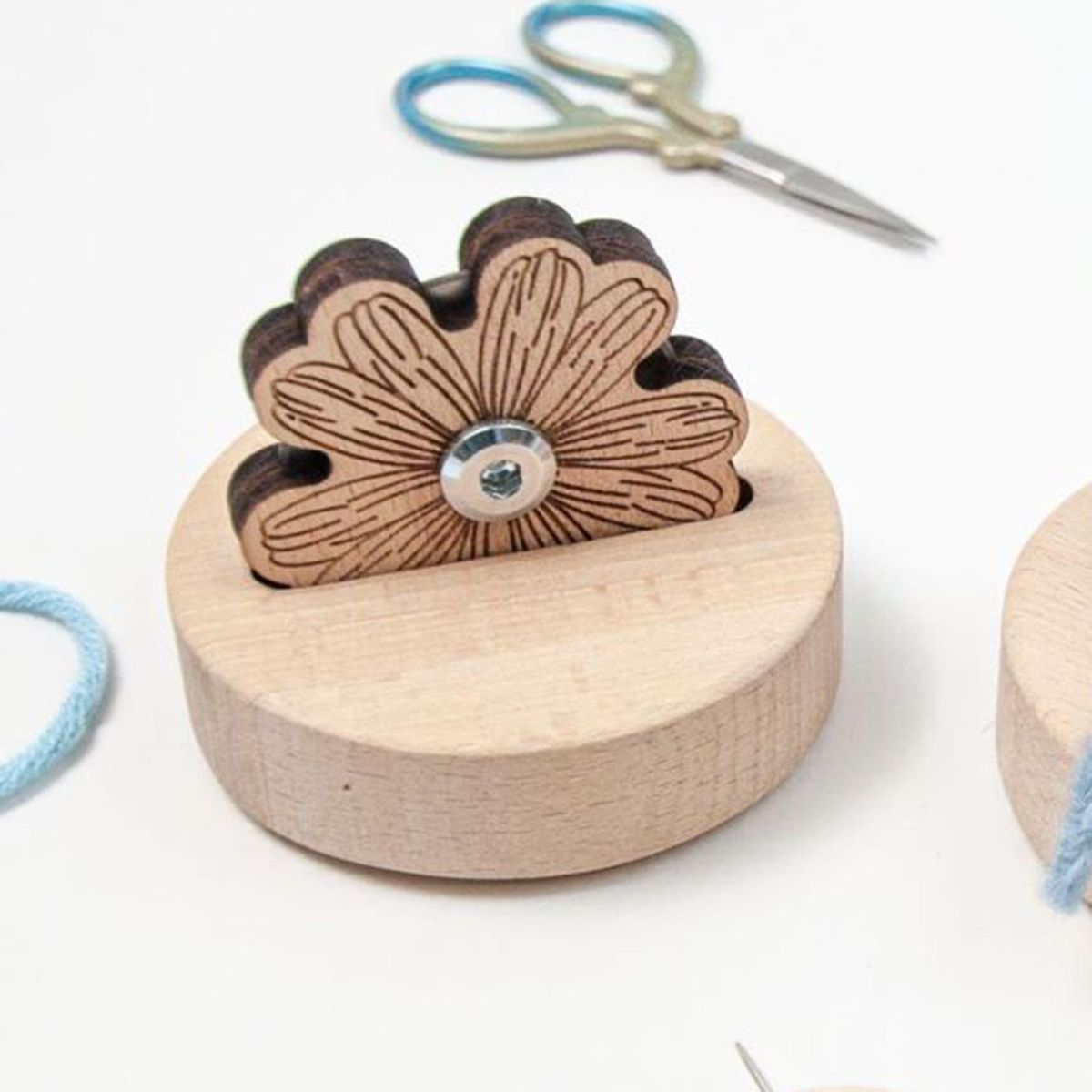 Quilting Sewing Thread Cutter Flower Shape Special Style A