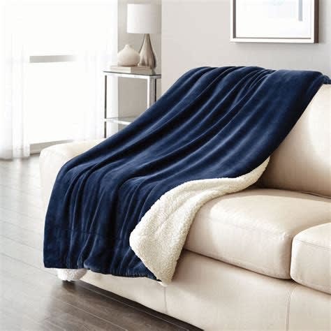 Life Comfort Ultimate Sherpa Throw Blanket - 60" X 70" - Blue/white
