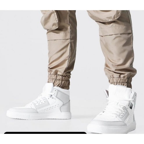 High-top Sneakers