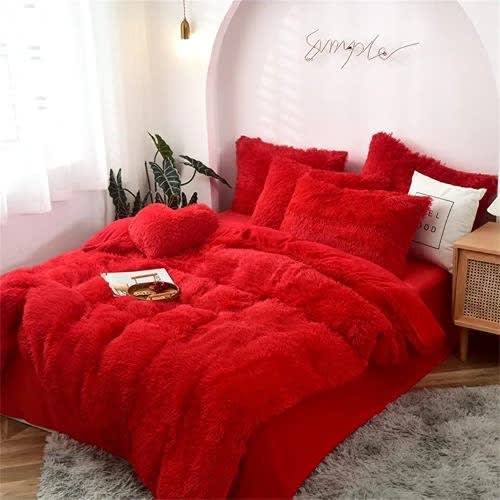 Bedding Collection Fur Duvet - Bedsheet And 4 Pillow Cases - Red