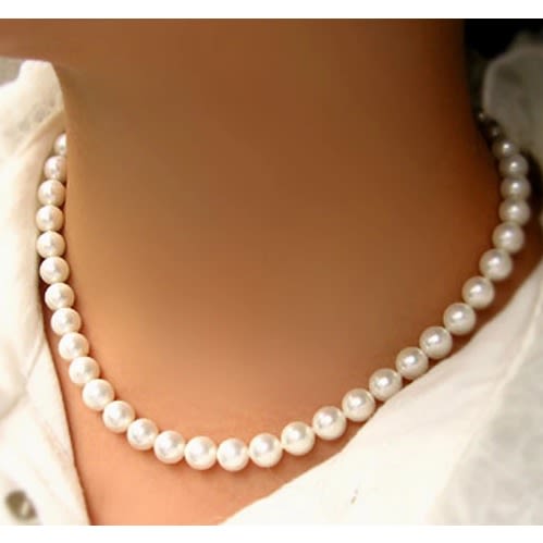 Ladies Pearls Necklace