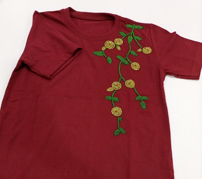 T-Shirt With Beaded Flower/leave Design - Wine