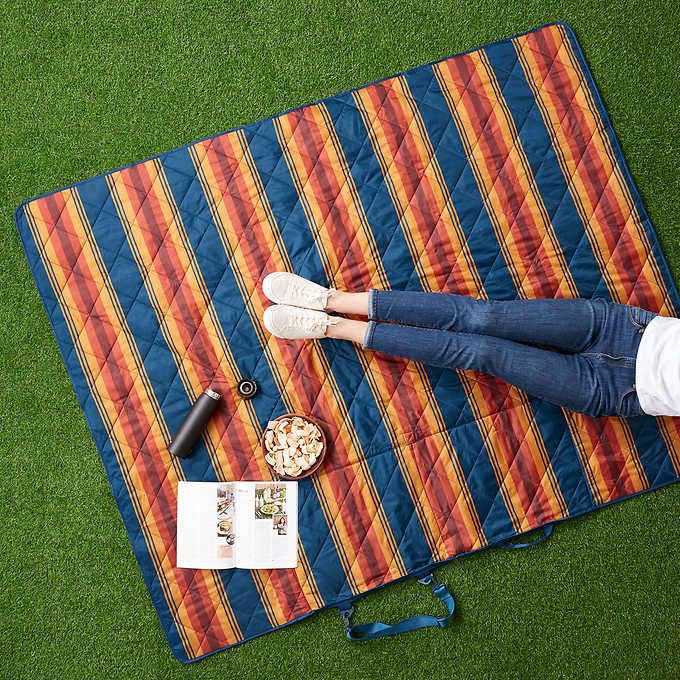 Outdoor Packable Blanket
