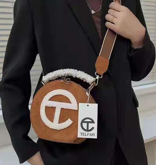 Beautiful Leather Ladies Bag (black)