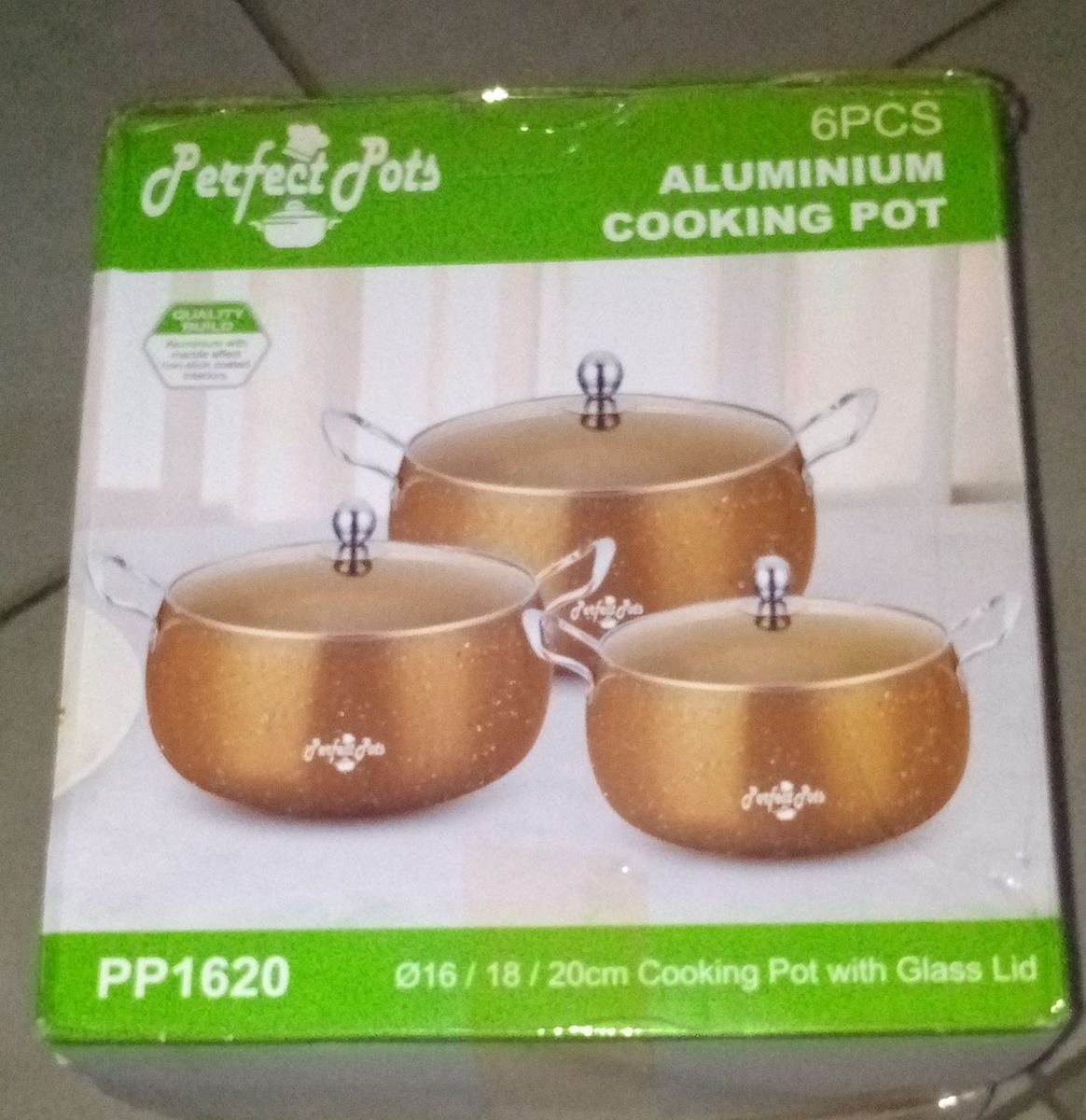 A Sets Of 3 Non-sticky Pots.
