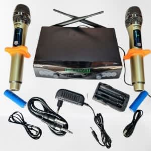 Shure Ut-883 Professional Wireless Microphone System - Dual Uhf Microphone With Rechargeab