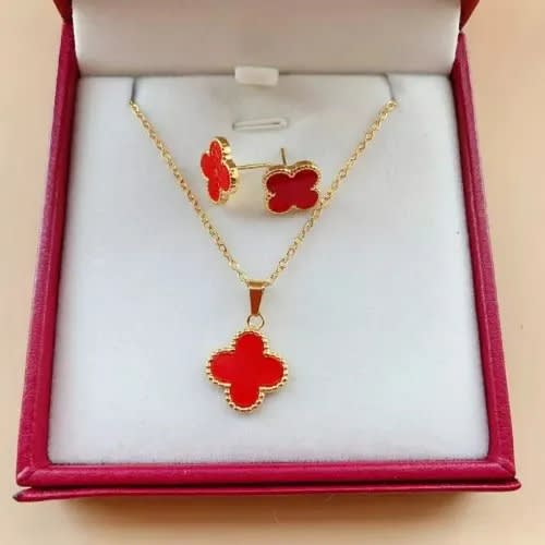 Clover Pendant Necklace With Stud Earring Jewelry Set - Red