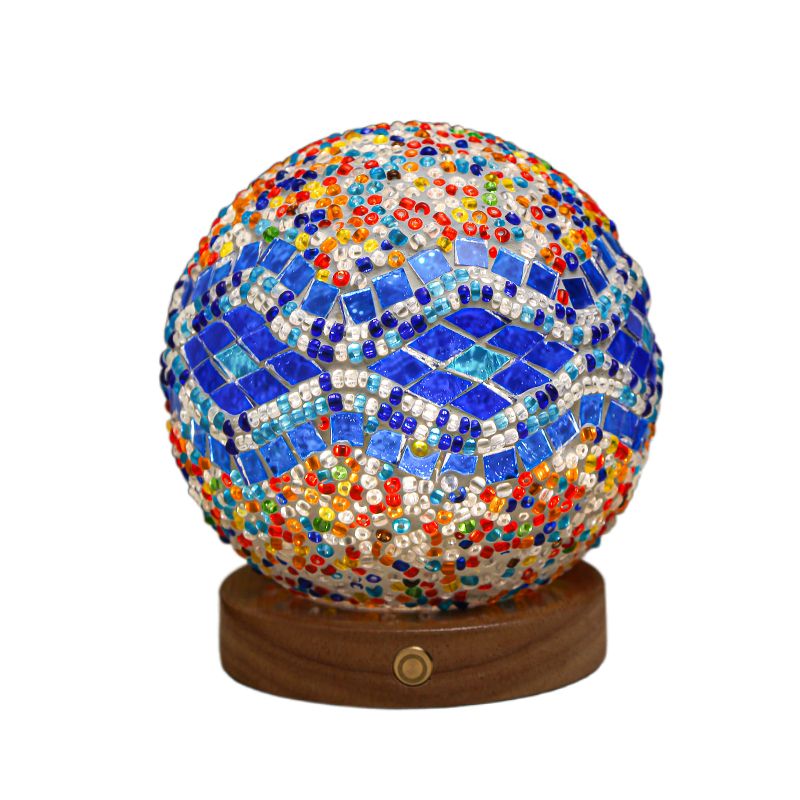 Romantic and free bohemian style table lamp with baroque night light