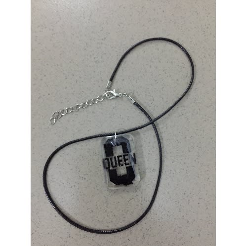 Queen design Pendant And 16 inches adjustable Necklace