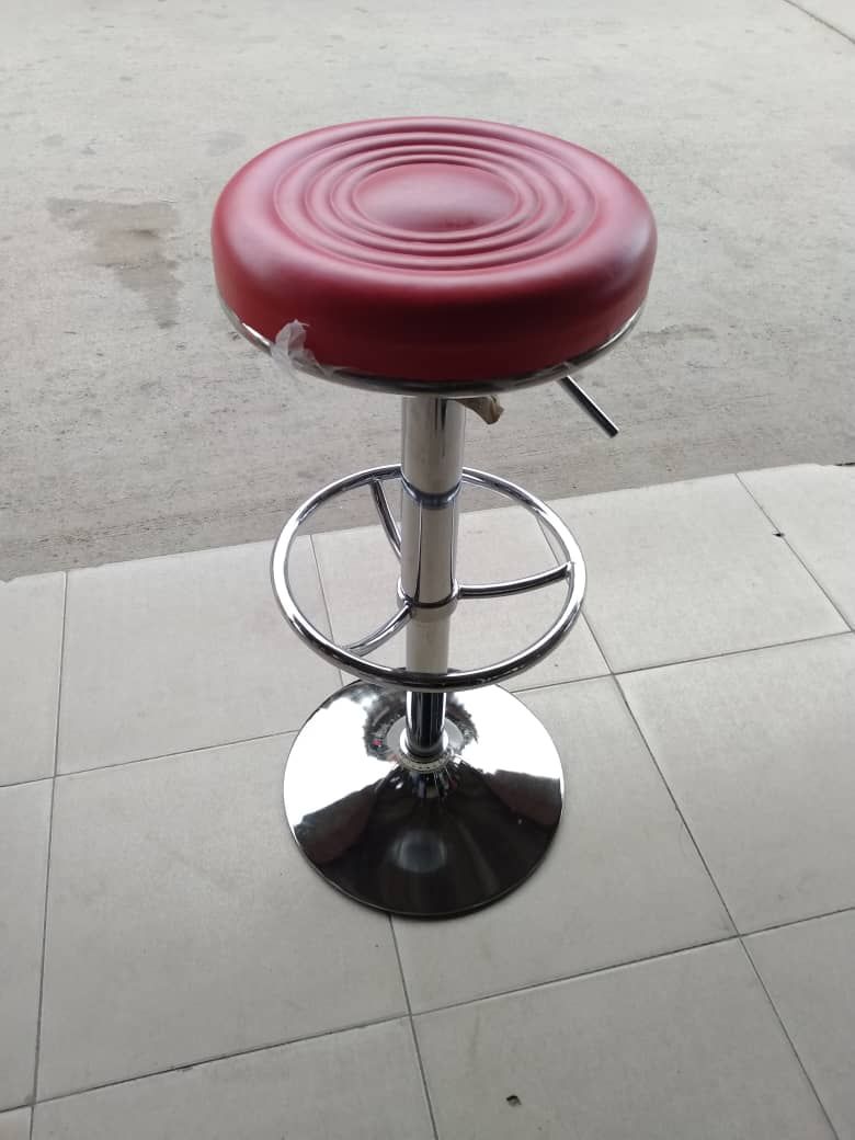 Simple Sturdy Barstool