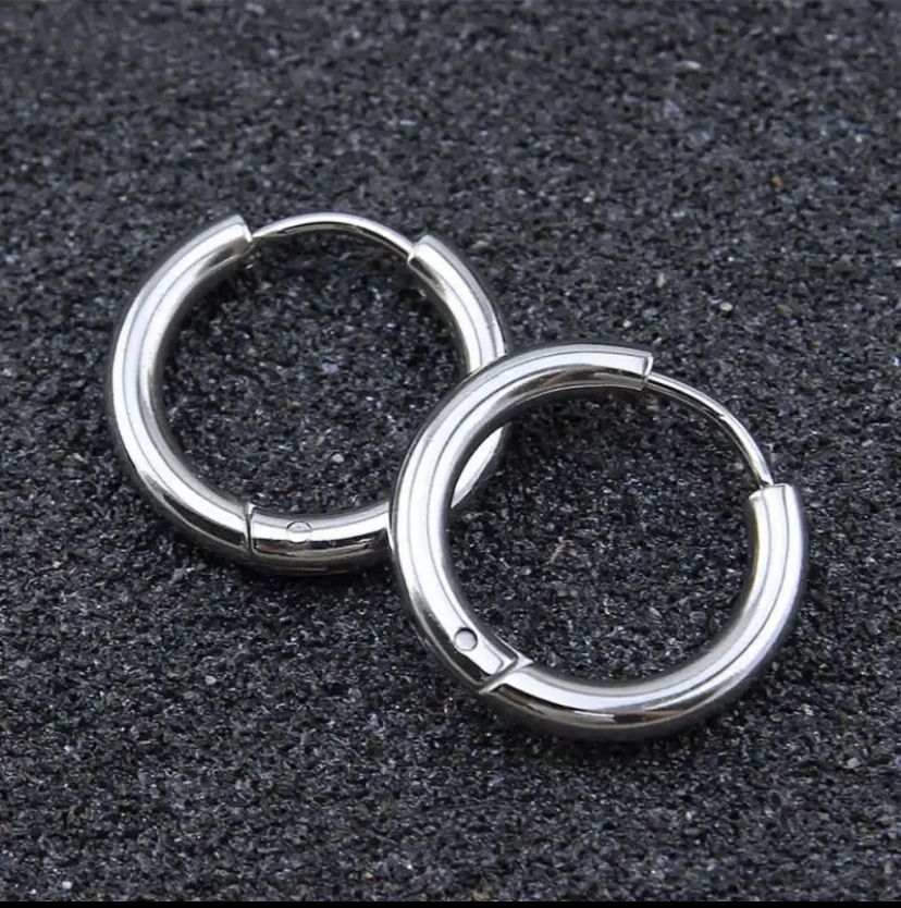 LUXURY UNISEX NON FADED PIERCING STUD EARRING
