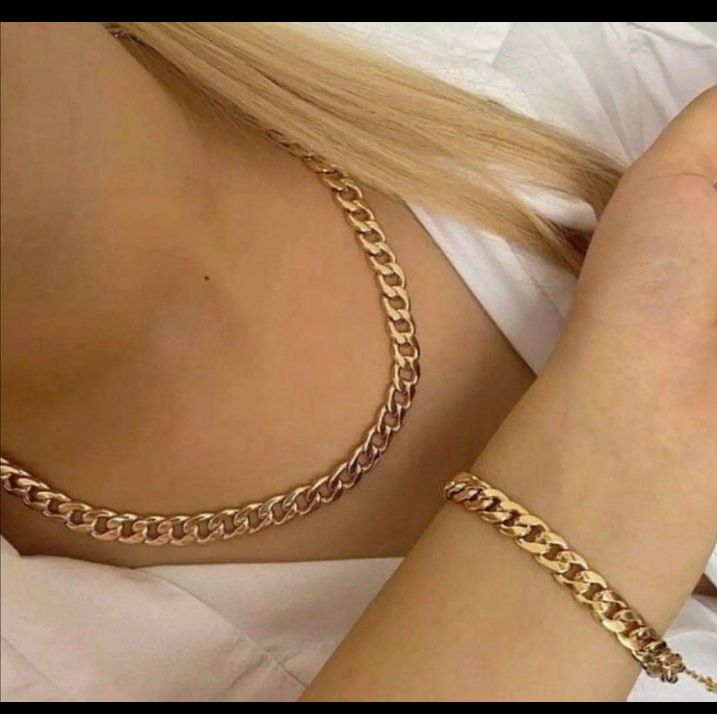 Unique Gold Neck Chain And Hand Chain