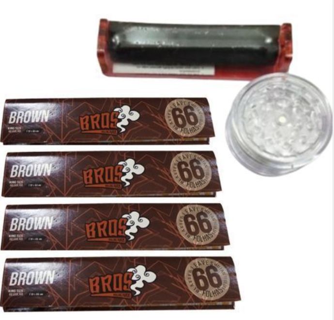 Grinder +Roller+ 4 Booklets Of Bros Brown Rolling Papers