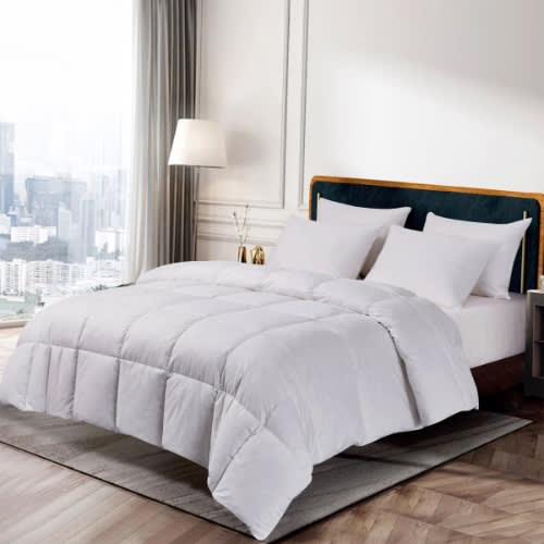 Hotel Grand White Goose Feather & Down Comforter - Twin