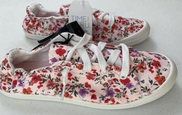 Girls Floral Sneakers With Memory Foam (US 6.5/EUR 37)