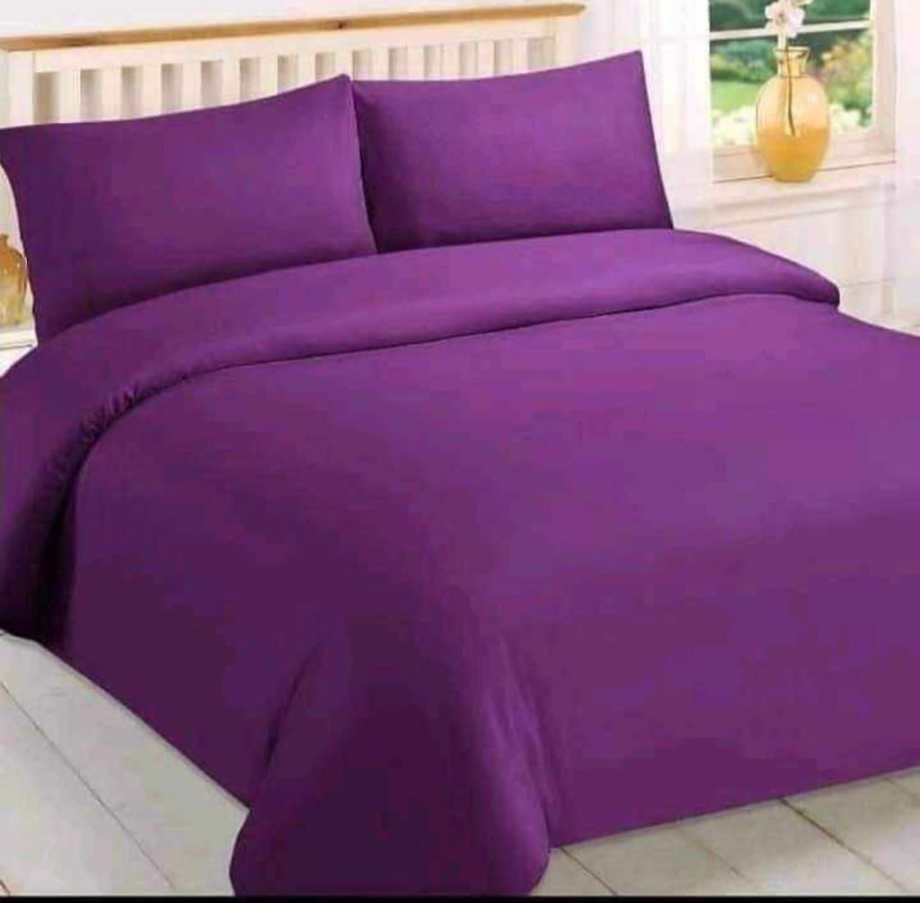 Plain Purple Bedsheet With 4 Pillows